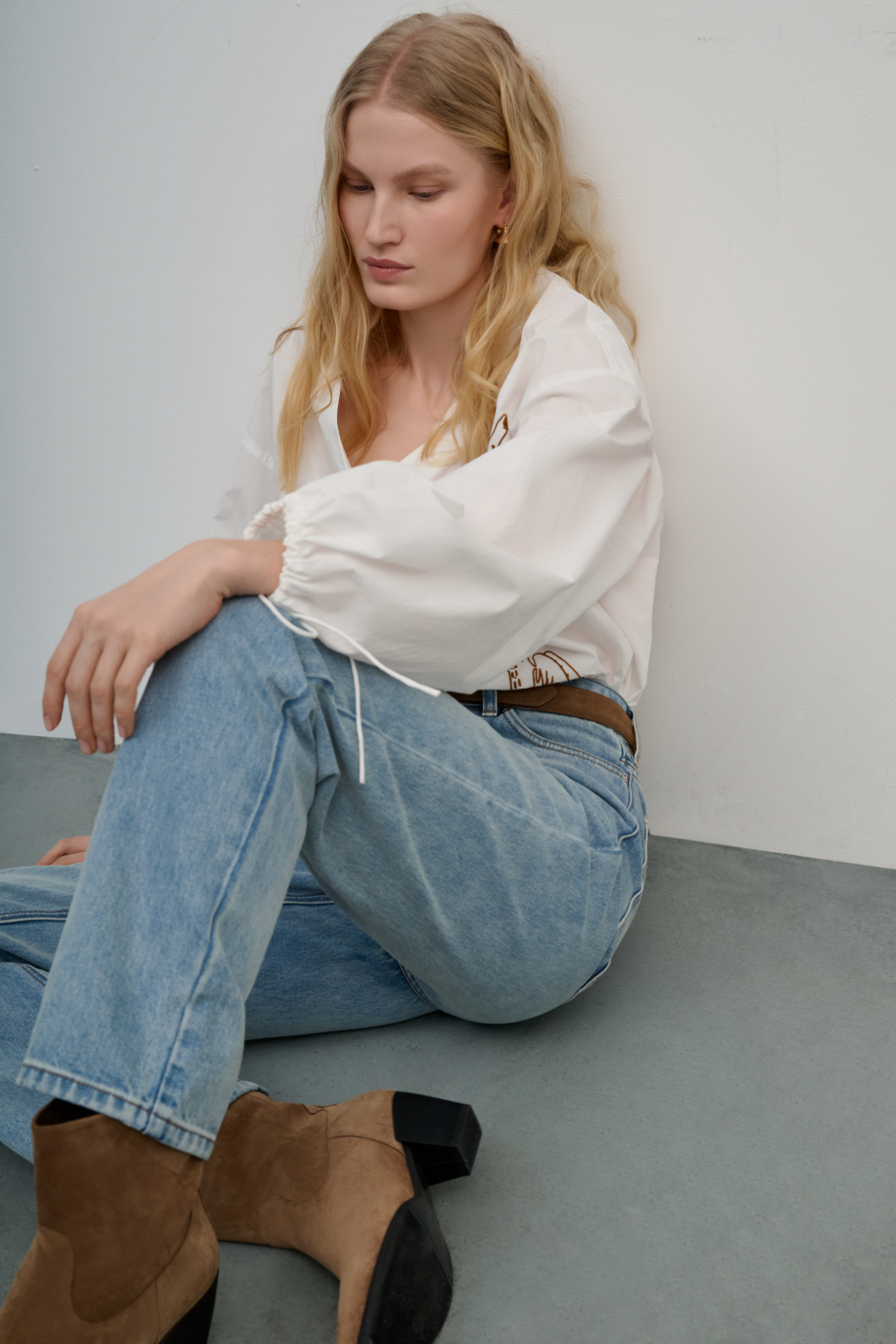 Джинсы Straight с вышивкой