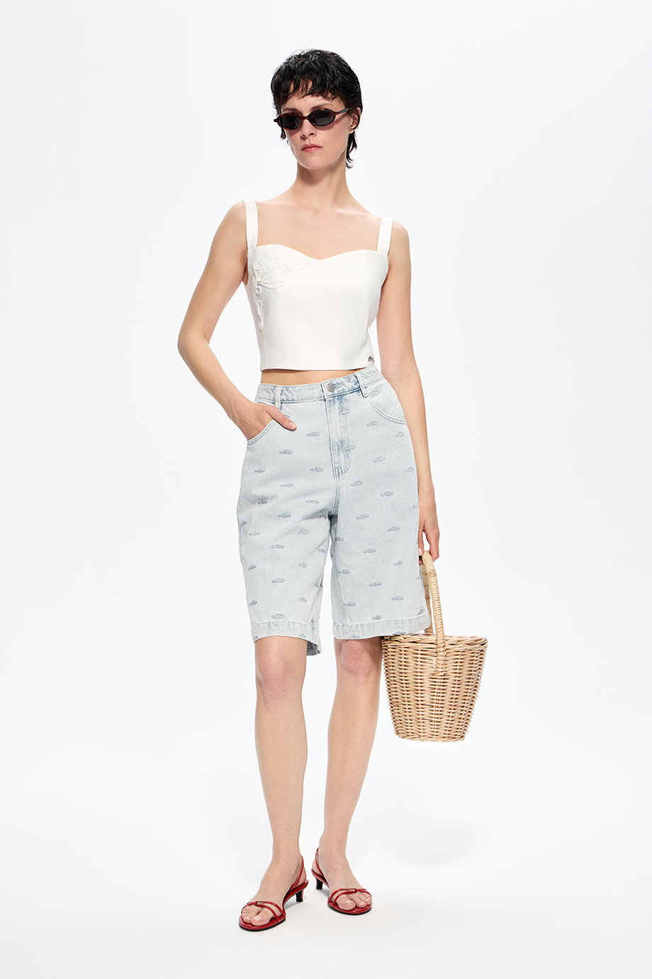 Шорты джинсовые с вышивкой