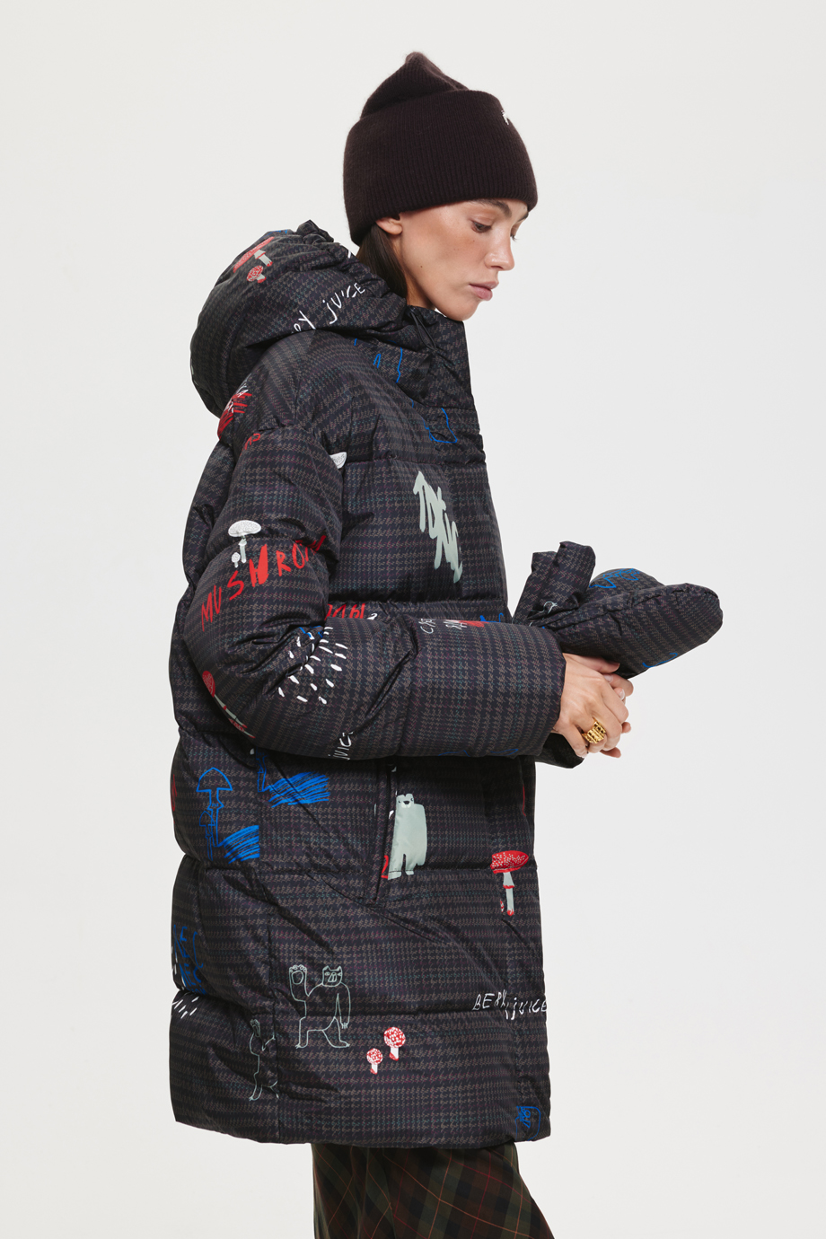 Шапка с широким отворотом с ангорой