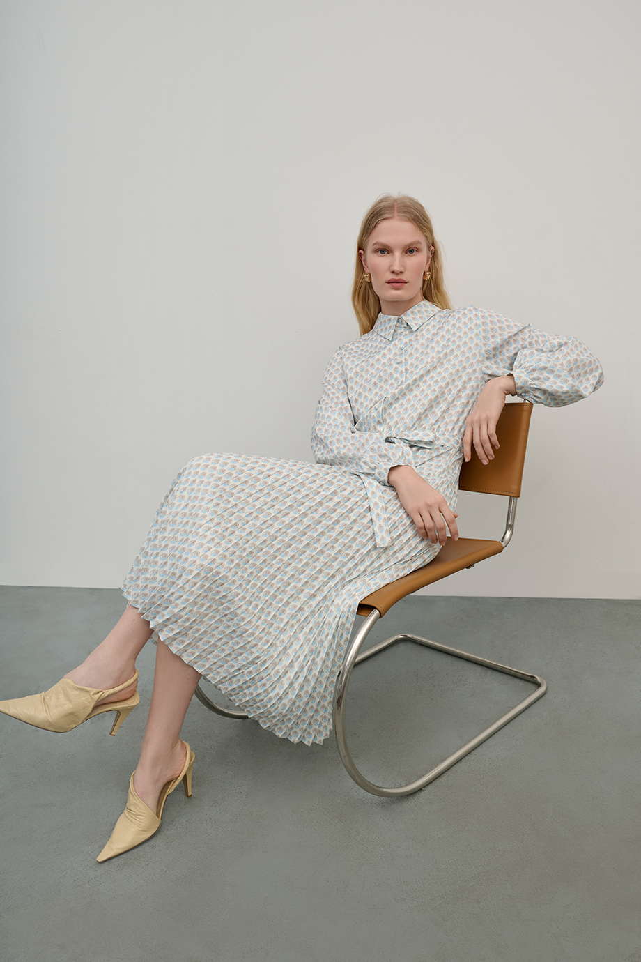 Платье с юбкой-плиссе