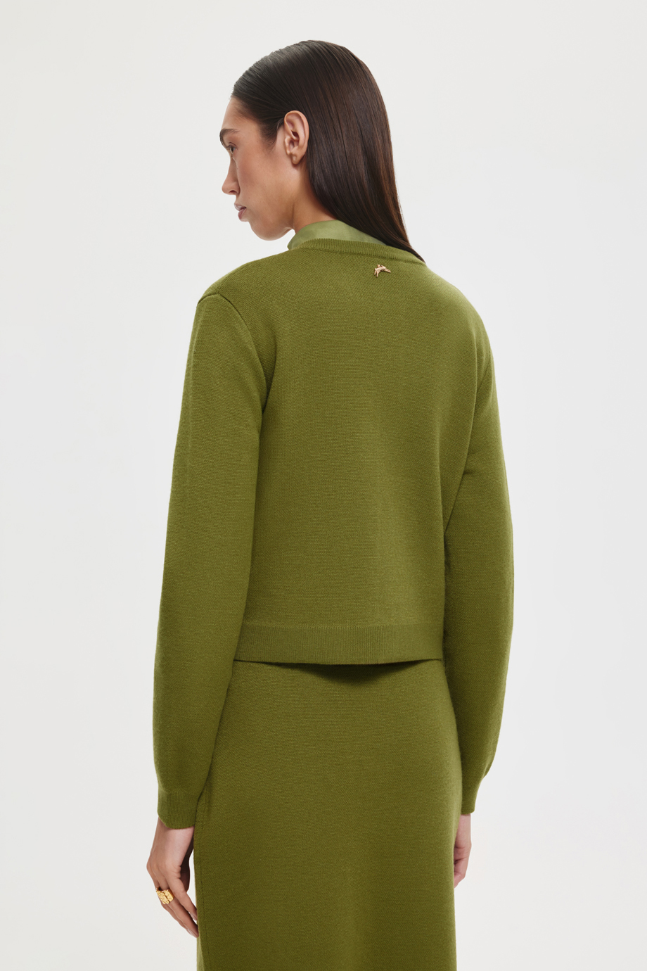 Кардиган с жемчужными пуговицами