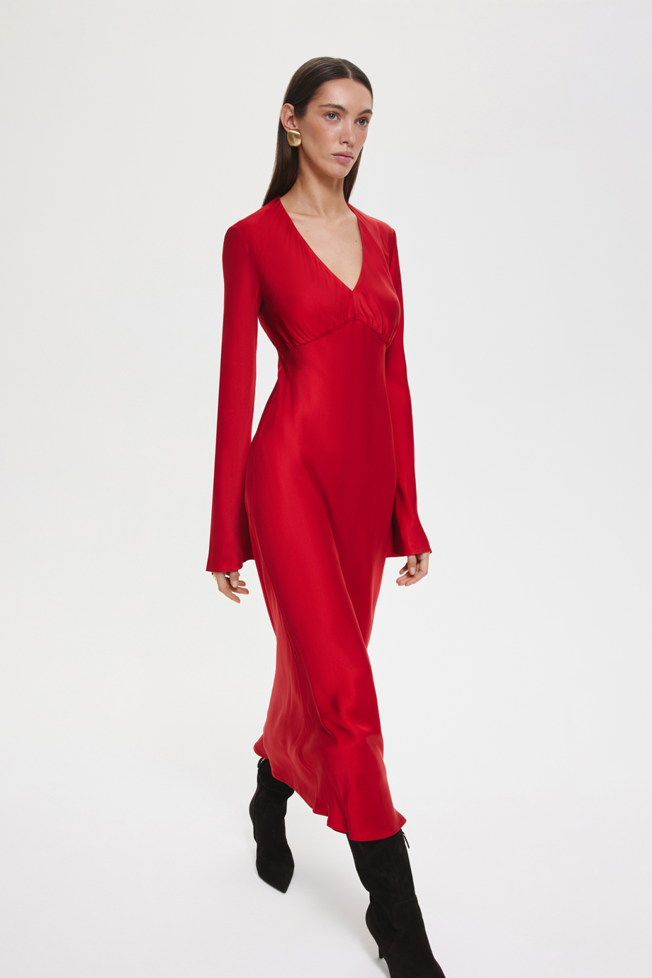 Платье полуприлегающее