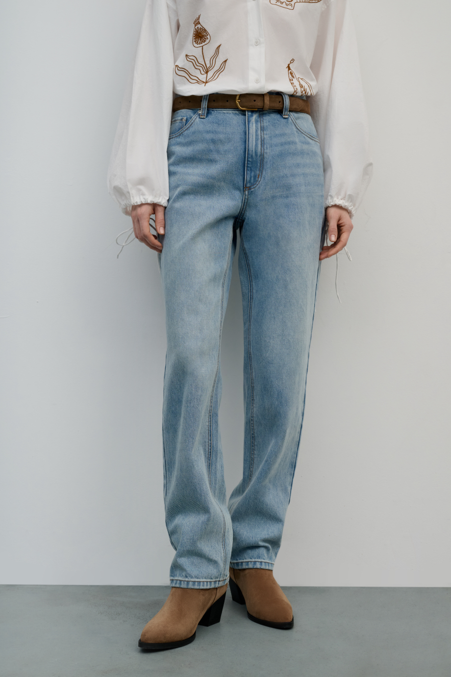 Джинсы Straight с вышивкой