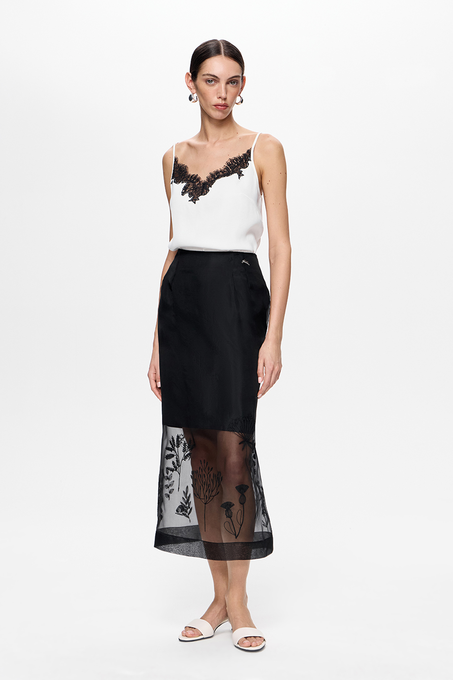 Юбка из шелковой органзы с вышивкой