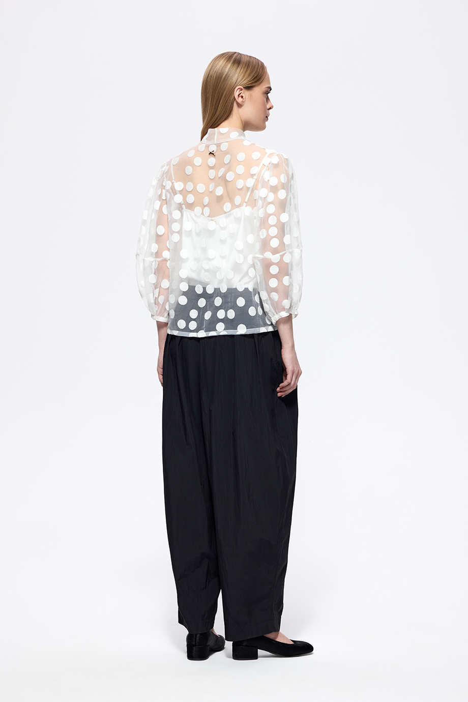 Блузка из деворе с бантом