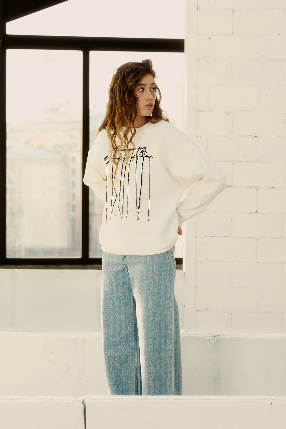 Свитшот с вышивкой Свитшот с вышивкой