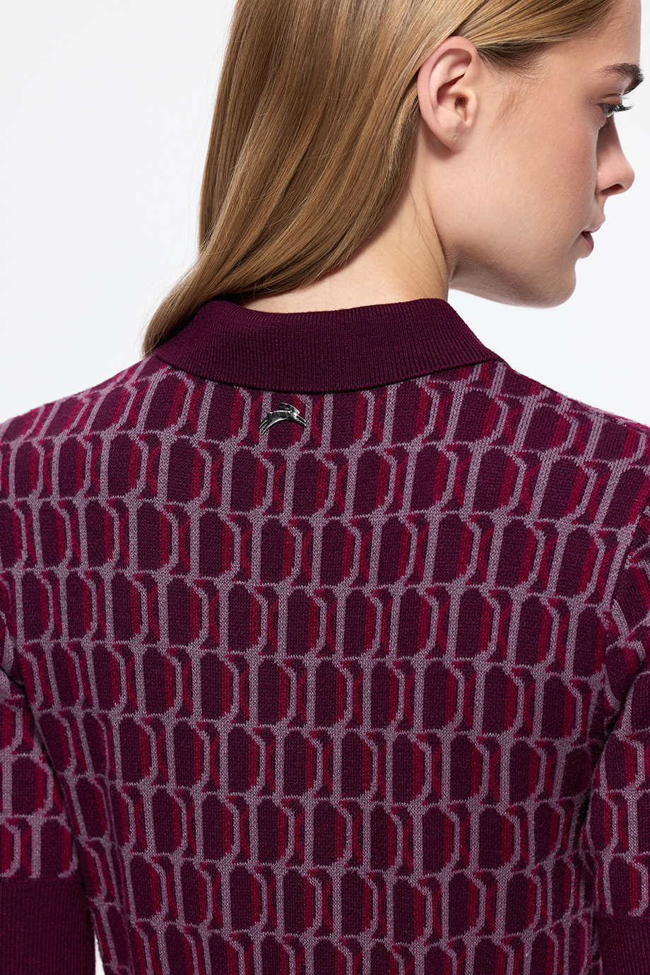 Платье вязаное с лого-узором