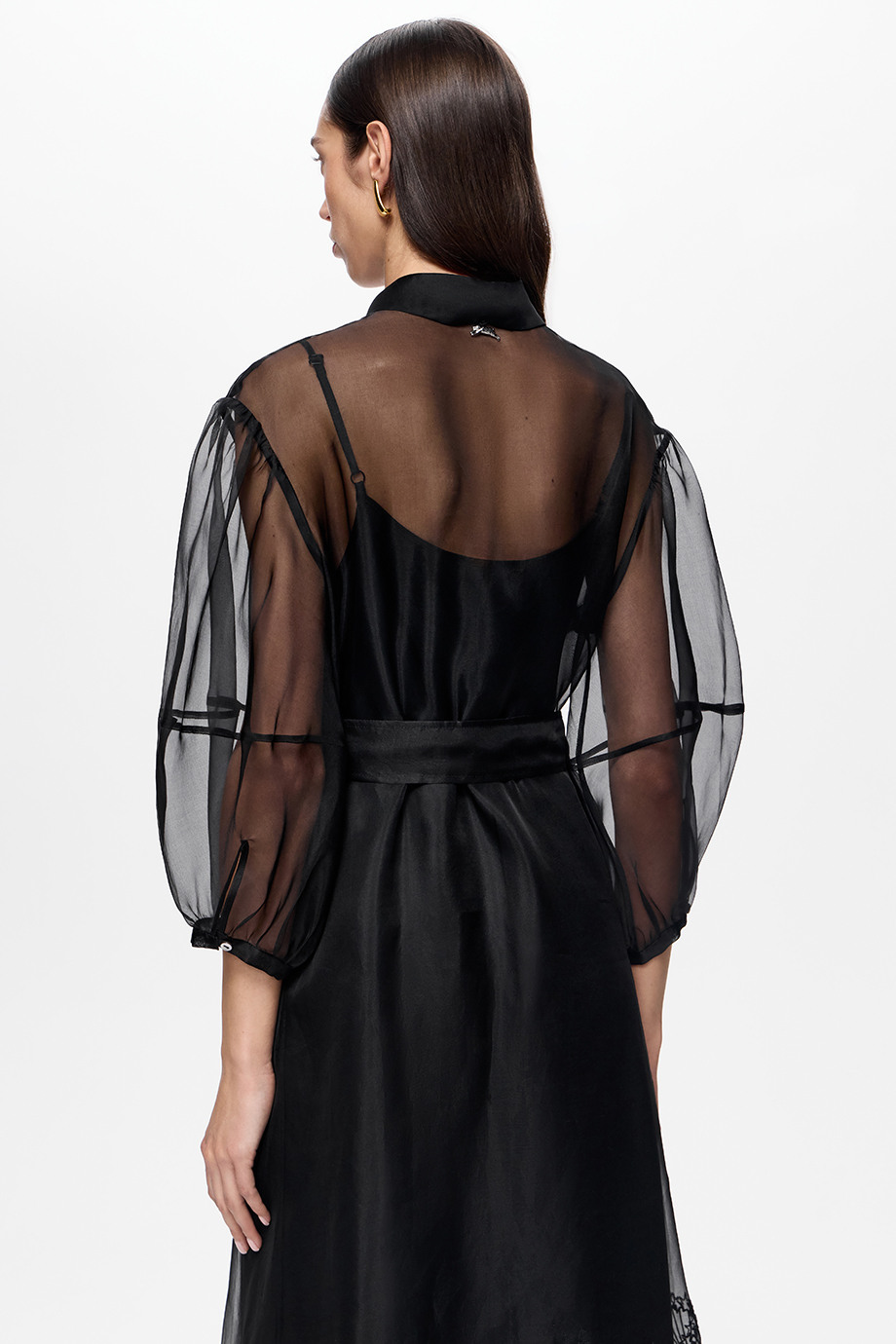 Платье из шелковой органзы с вышивкой