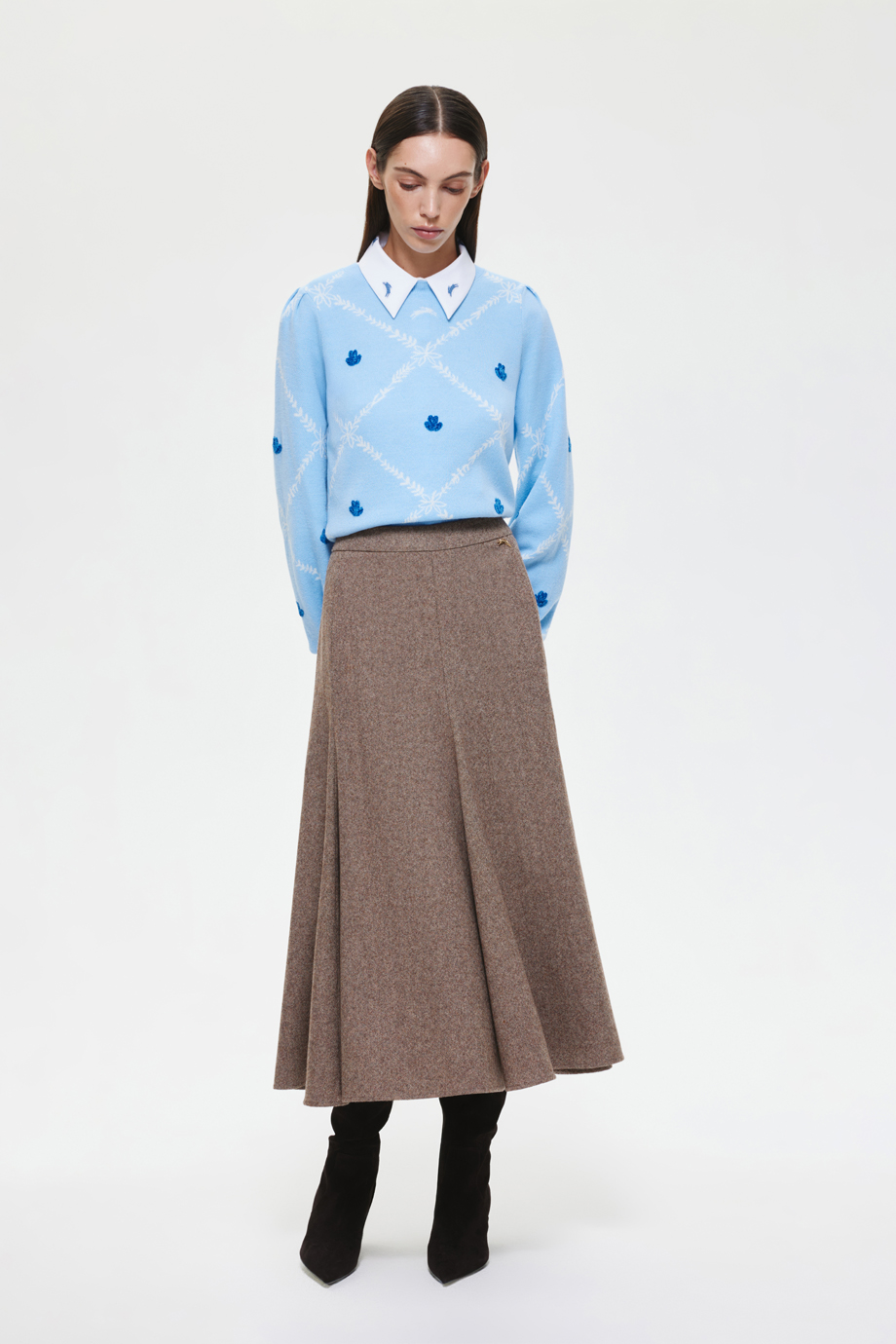 Джемпер с жаккардовым рисунком и вышивкой