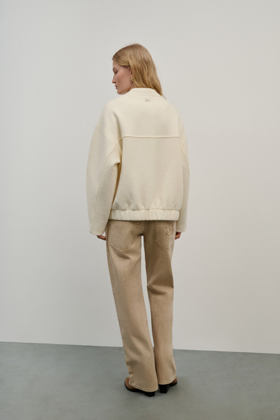 Бомбер из шерсти букле