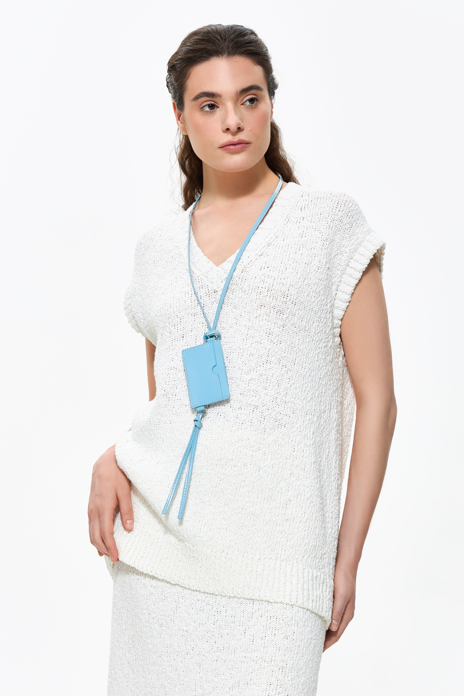 Жилет вязаный из хлопка букле