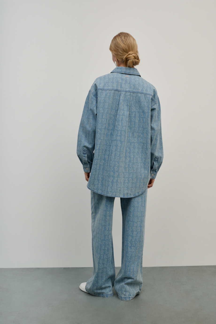 Рубашка джинсовая с лазерным принтом