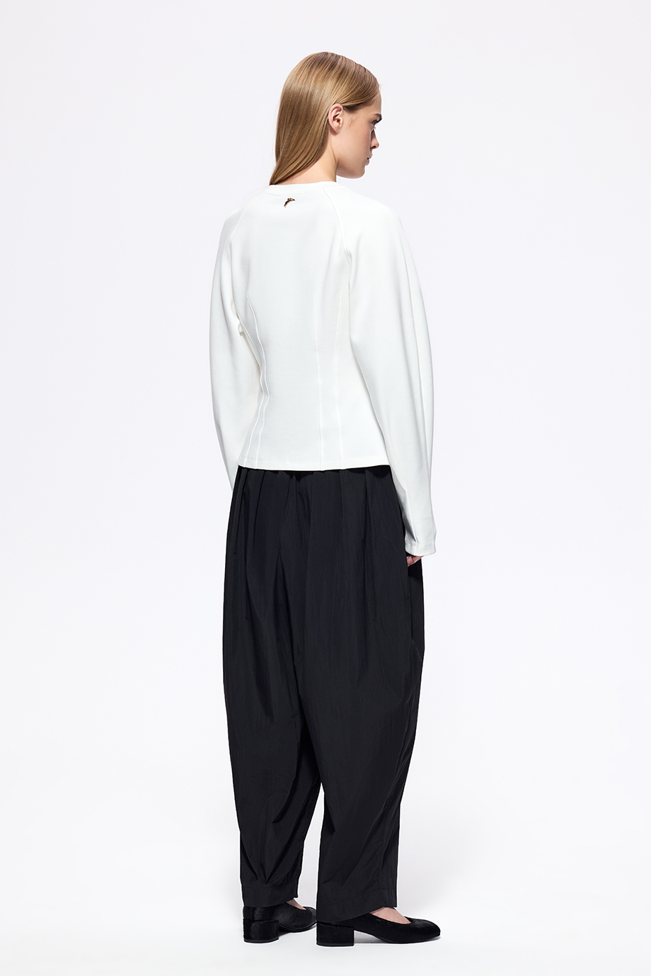 Лонгслив с вышивкой