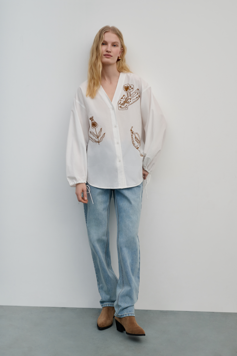 Джинсы Straight с вышивкой