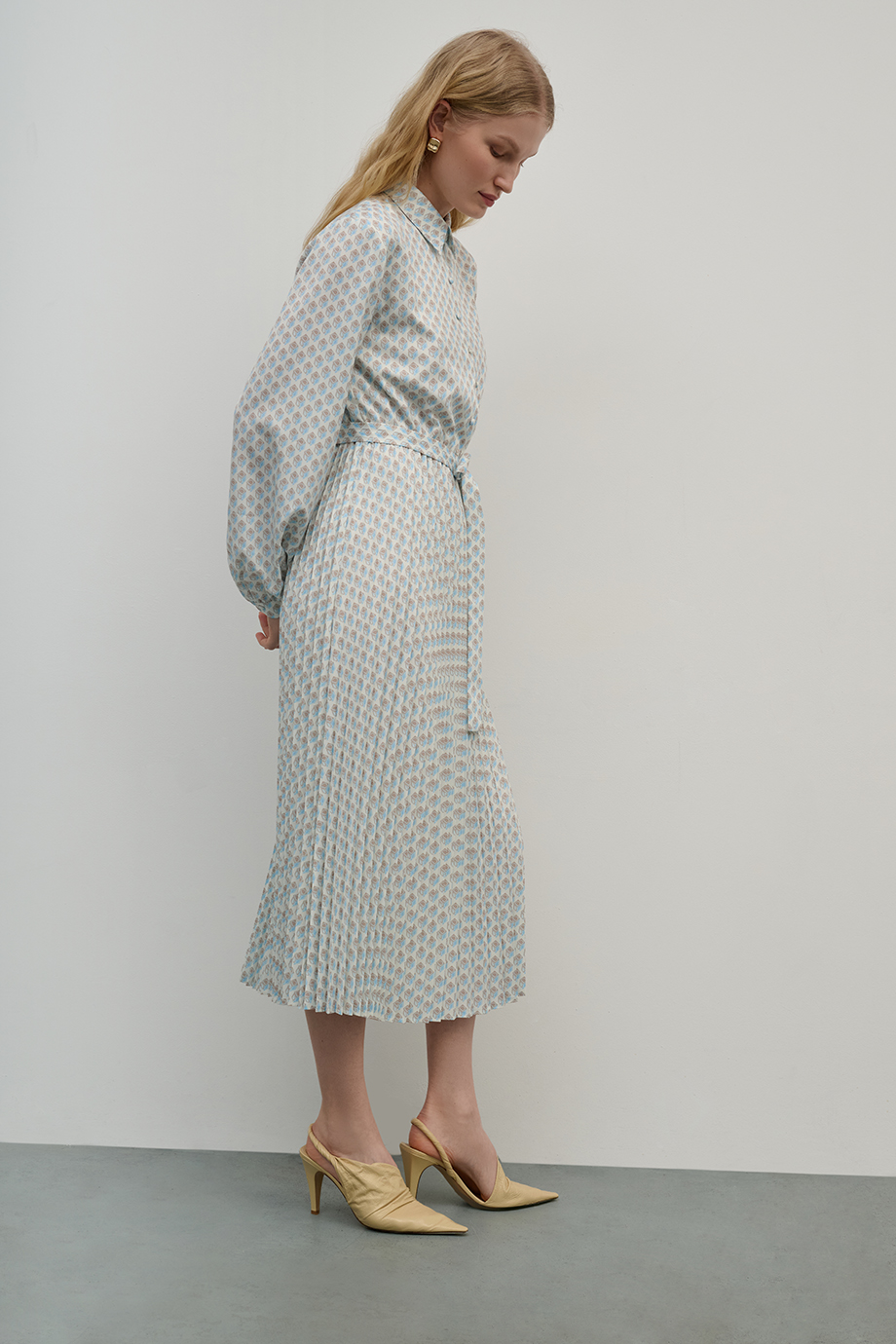 Платье с юбкой-плиссе