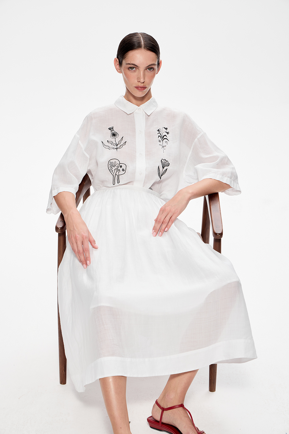 Блузка из крапивы с вышивками