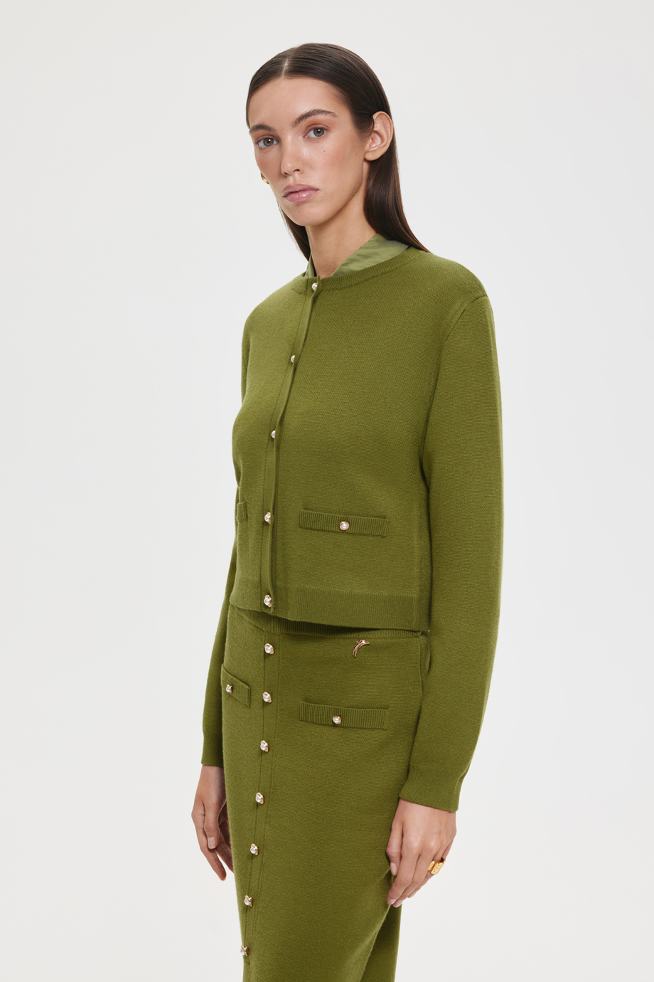 Кардиган с жемчужными пуговицами