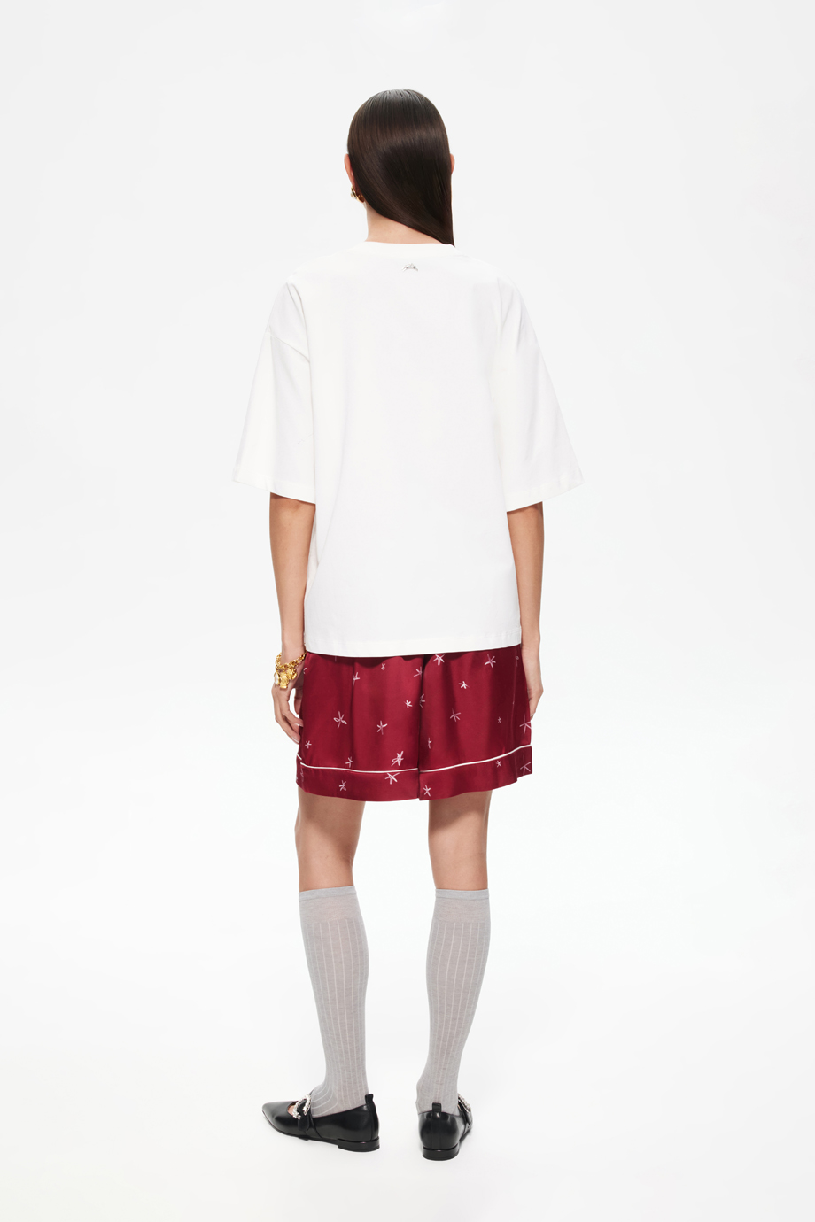 Футболка с принтом и вышивкой