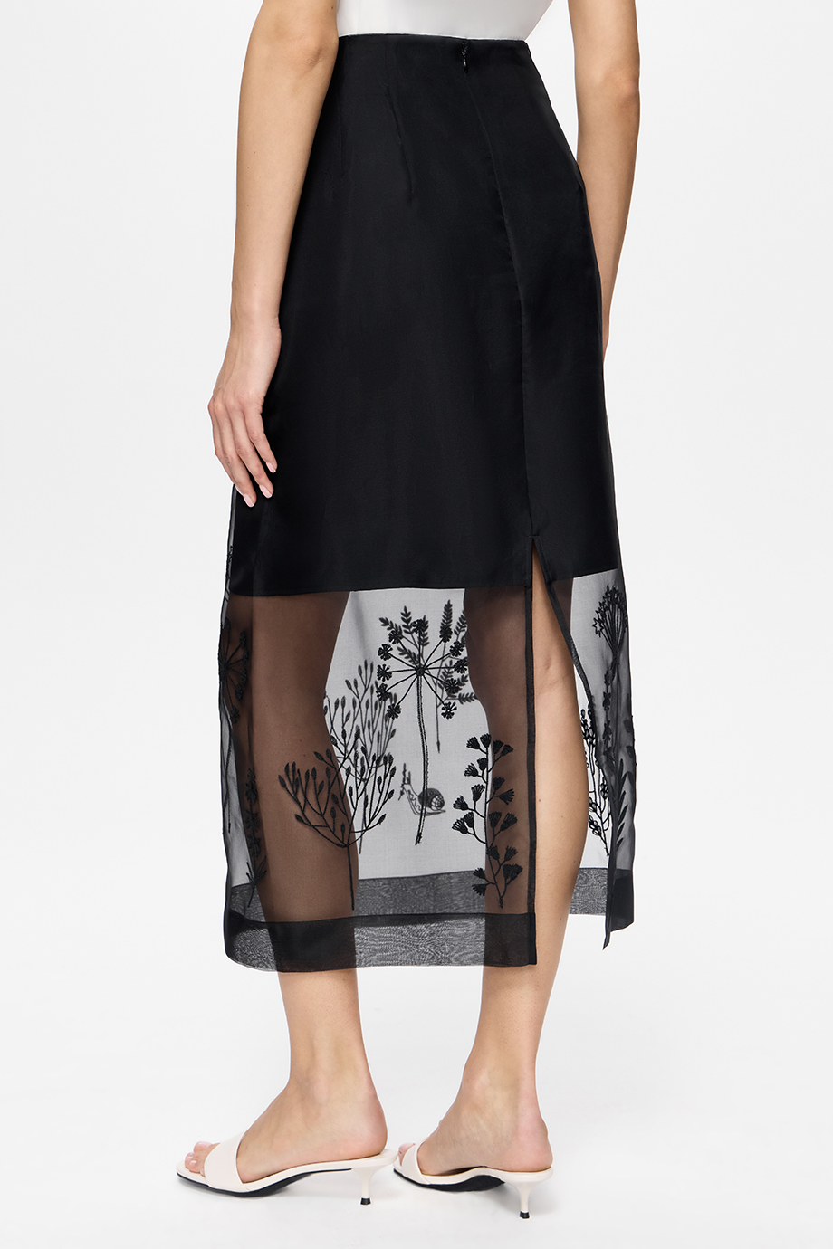 Юбка из шелковой органзы с вышивкой