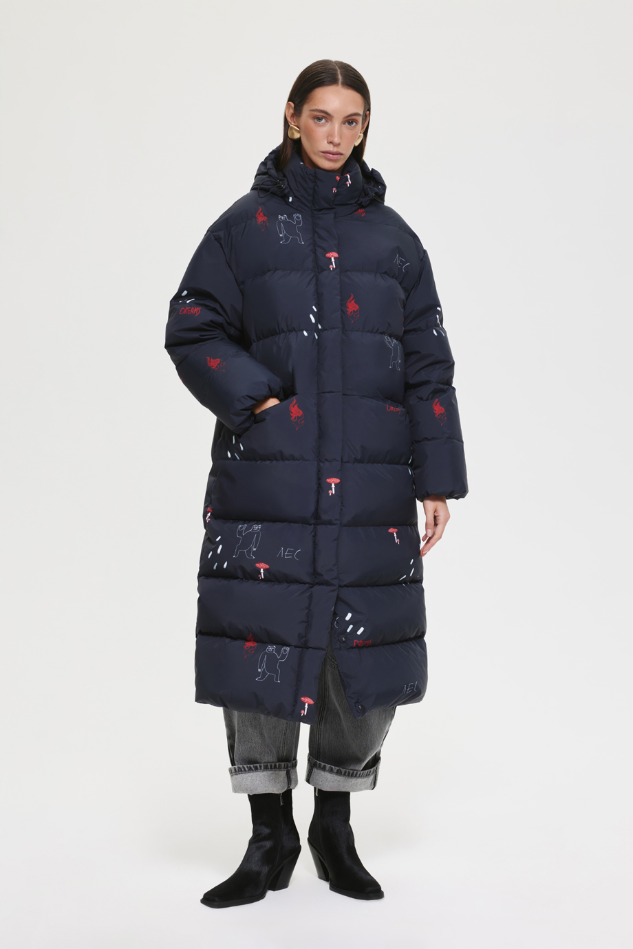 Пуховик длинный с принтом