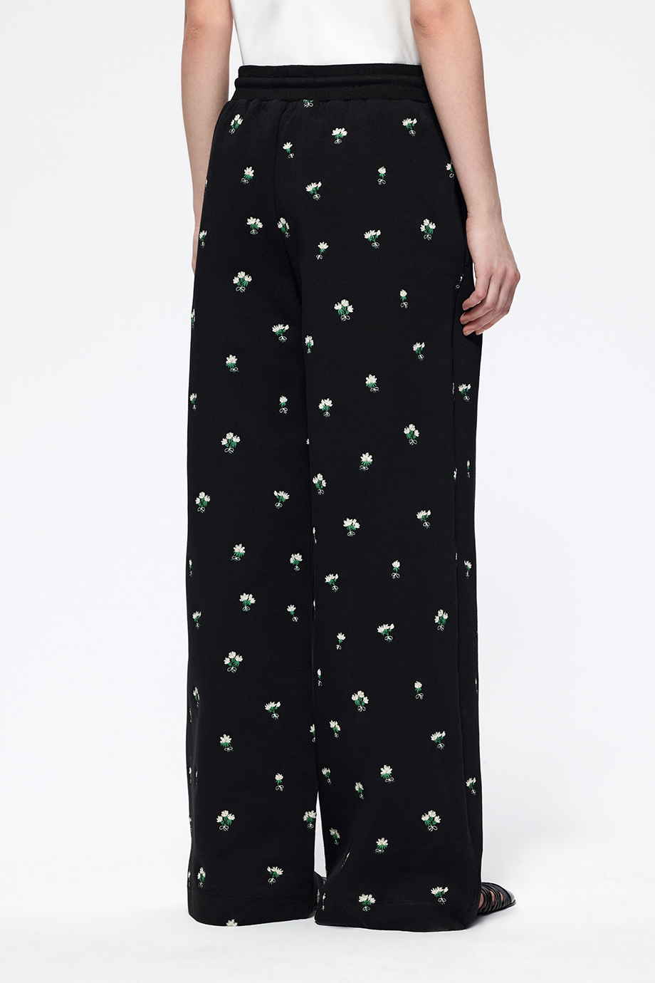 Брюки трикотажные с вышивкой