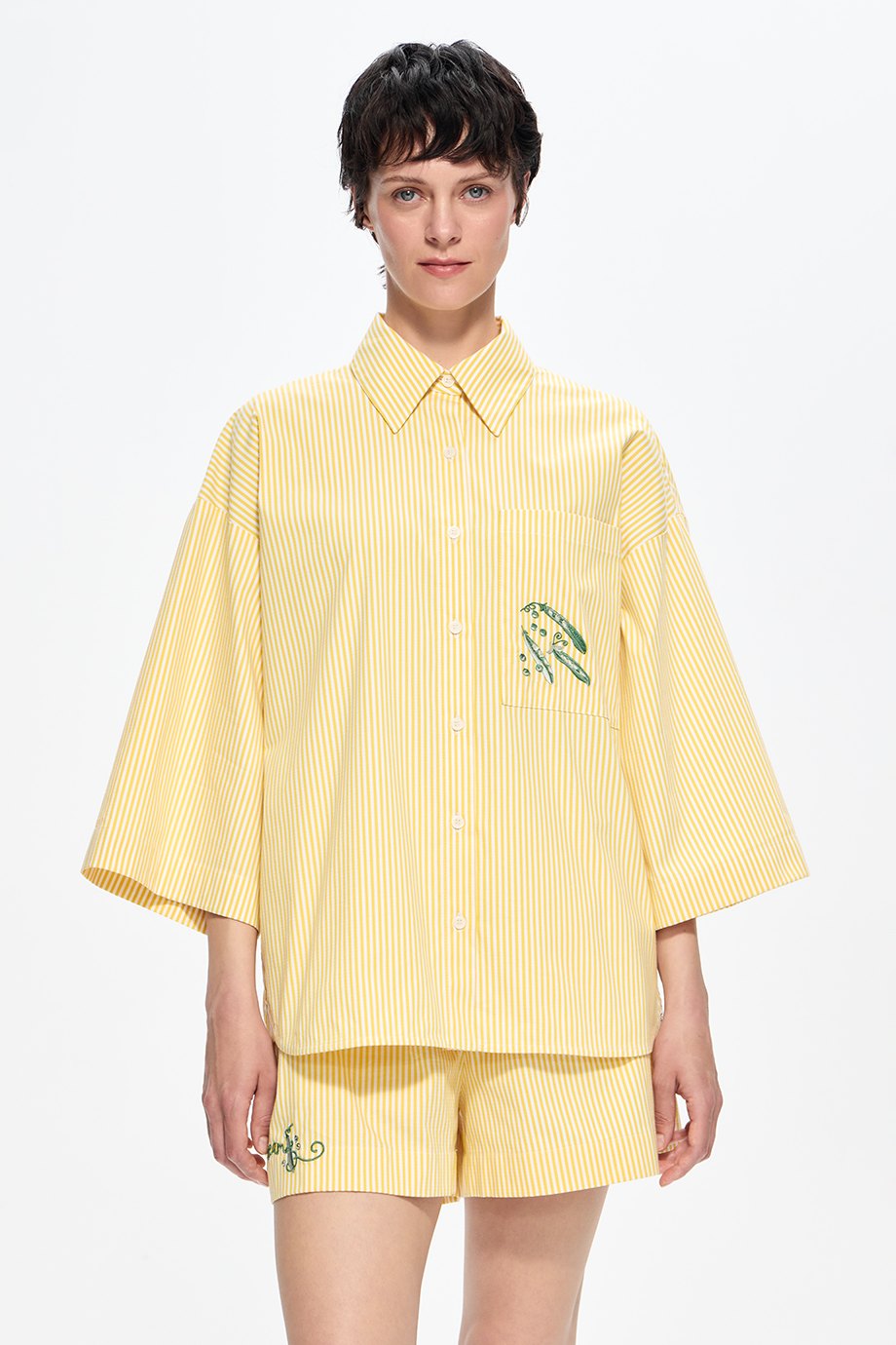 Блузка свободная с вышивкой