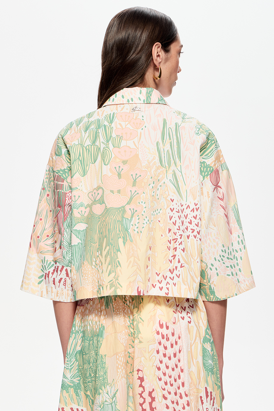 Блузка укороченная с принтом