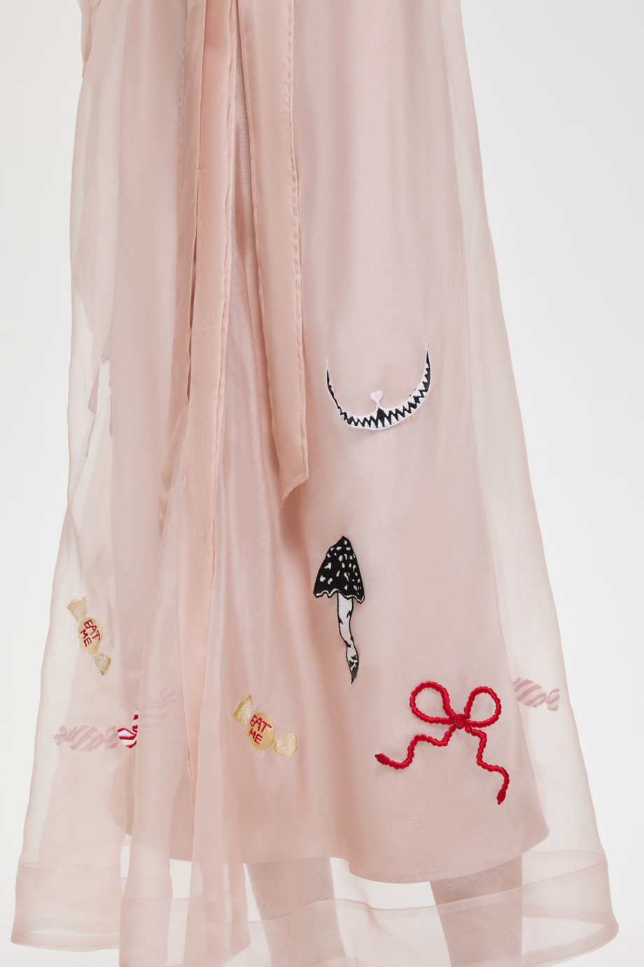 Платье из шелковой органзы с вышивкой