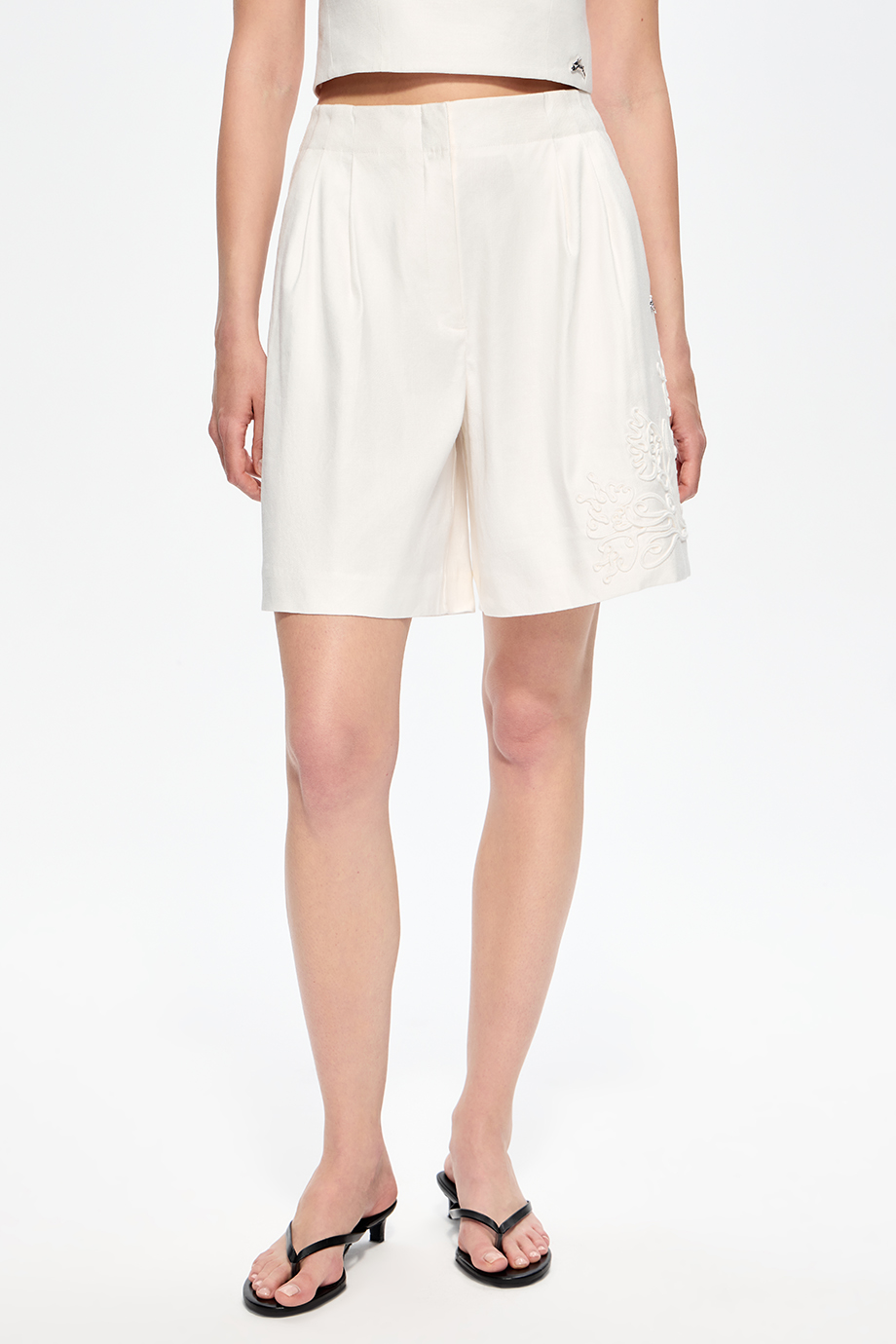 Шорты льняные с вышивкой