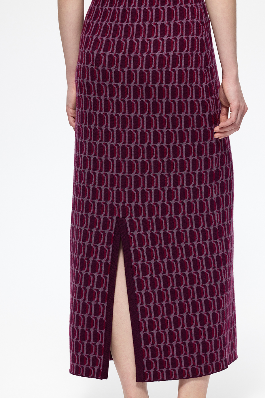 Платье вязаное с лого-узором