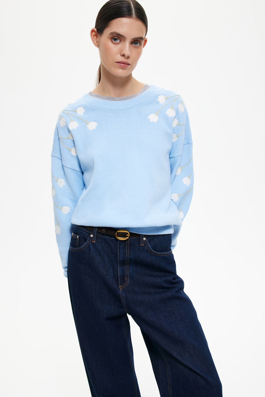 Джемпер с вышивкой