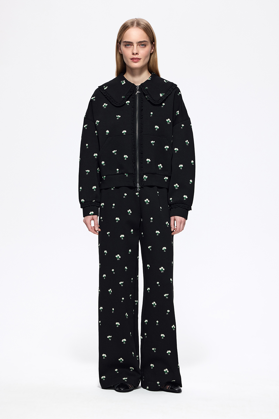 Брюки трикотажные с вышивкой