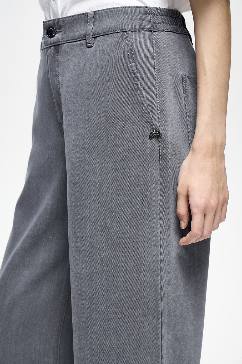 Джинсы с эластичным поясом из легкого денима