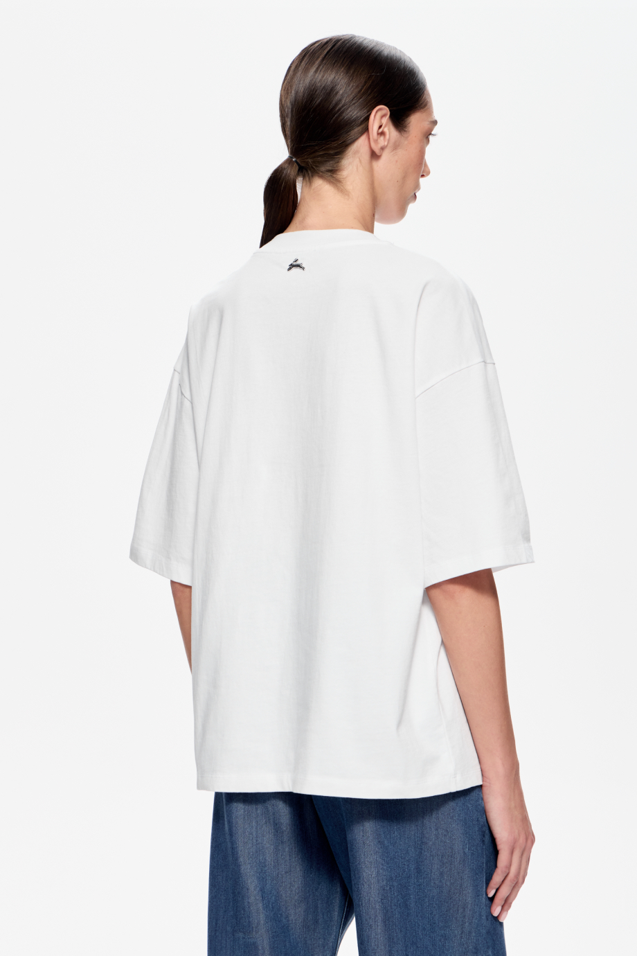 Футболка с вышивкой