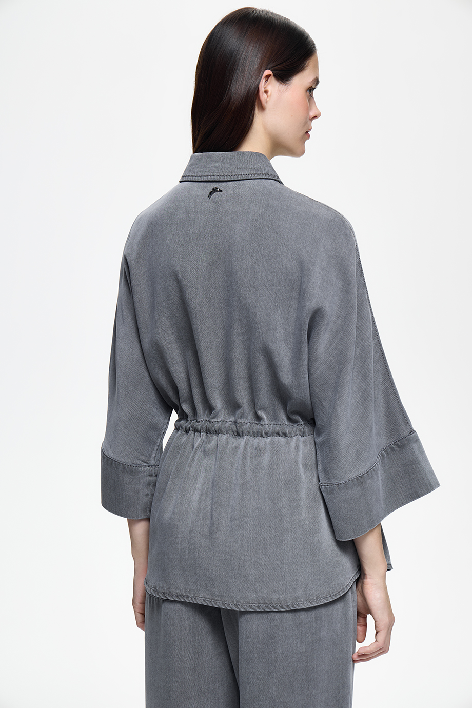 Рубашка из легкого денима