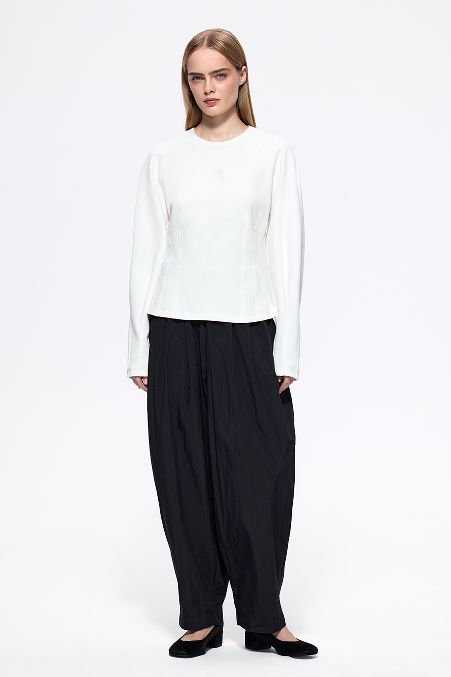 Лонгслив с вышивкой