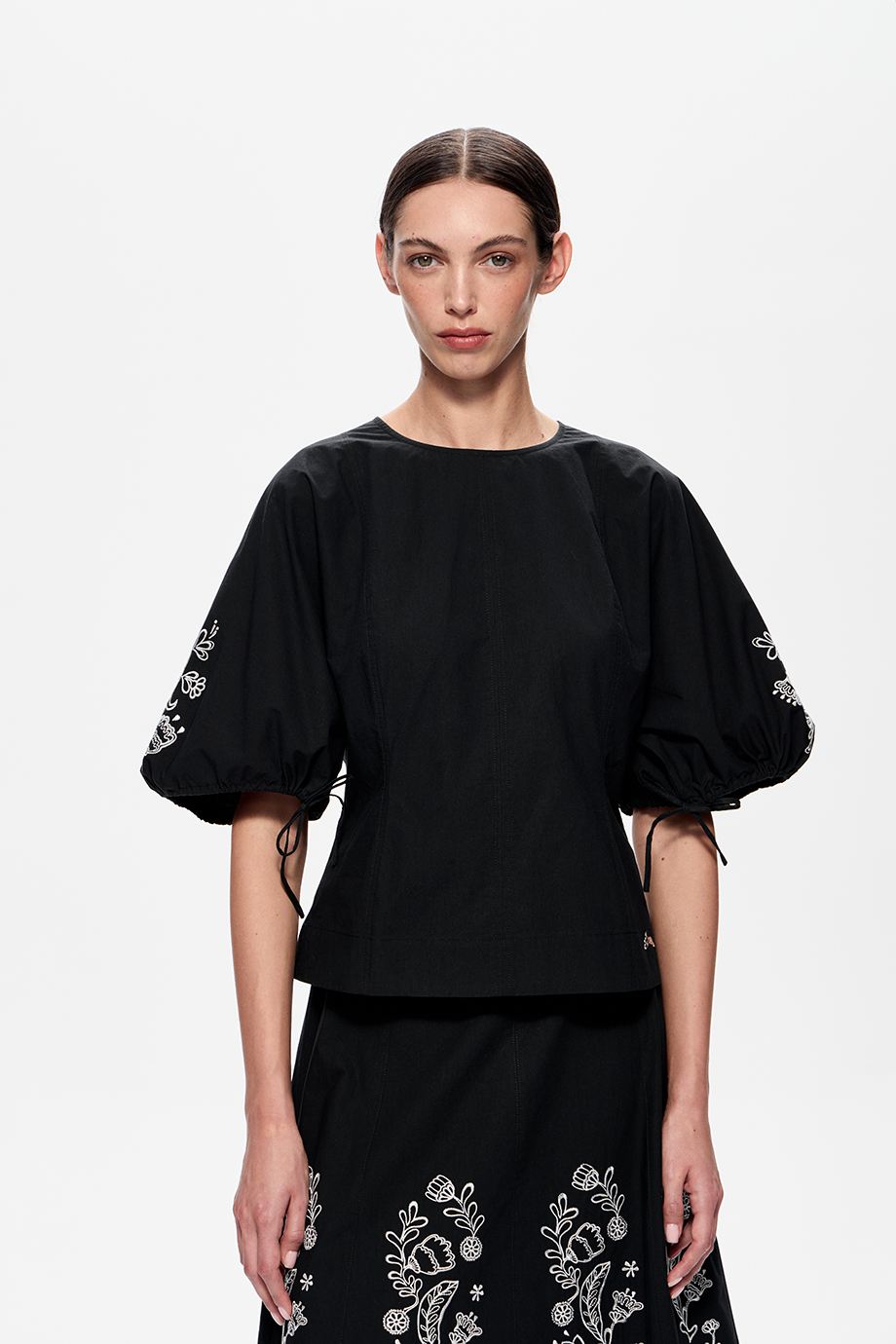 Блузка хлопковая с вышивкой