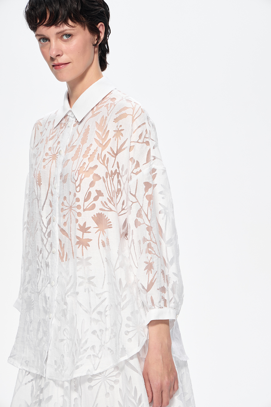 Блузка из деворе