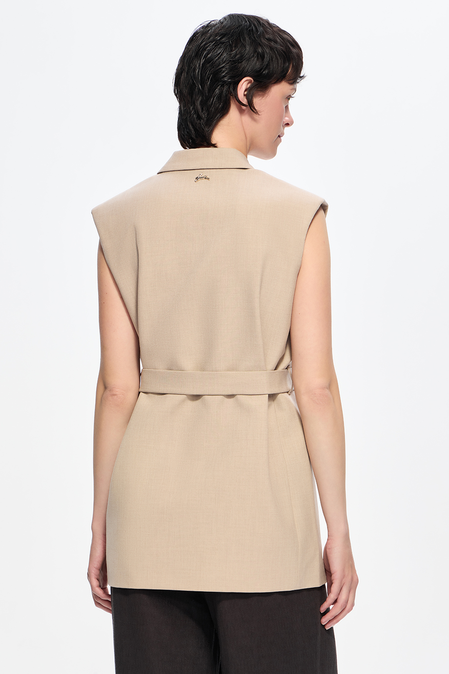 Жилет двубортный