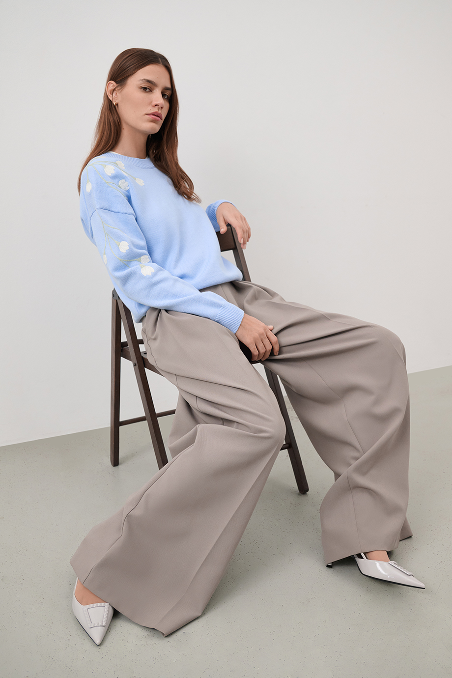 Джемпер с вышивкой