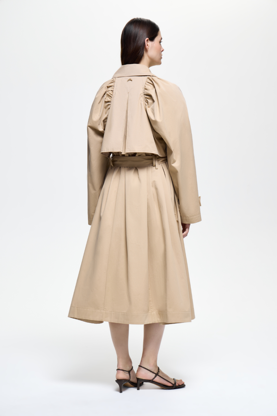 Тренч с объемными рукавами