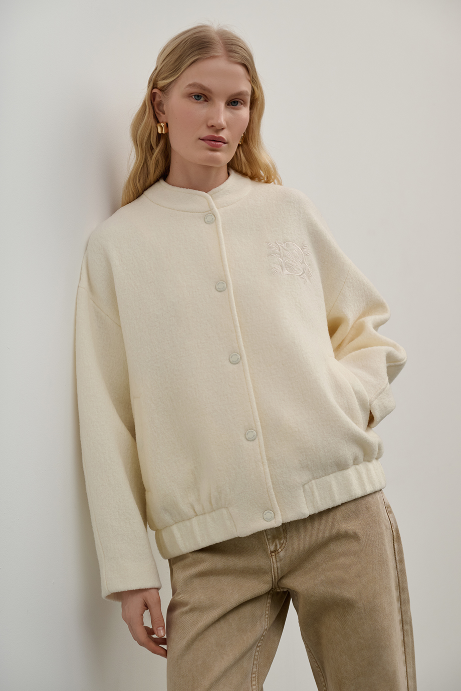 Бомбер из шерсти букле