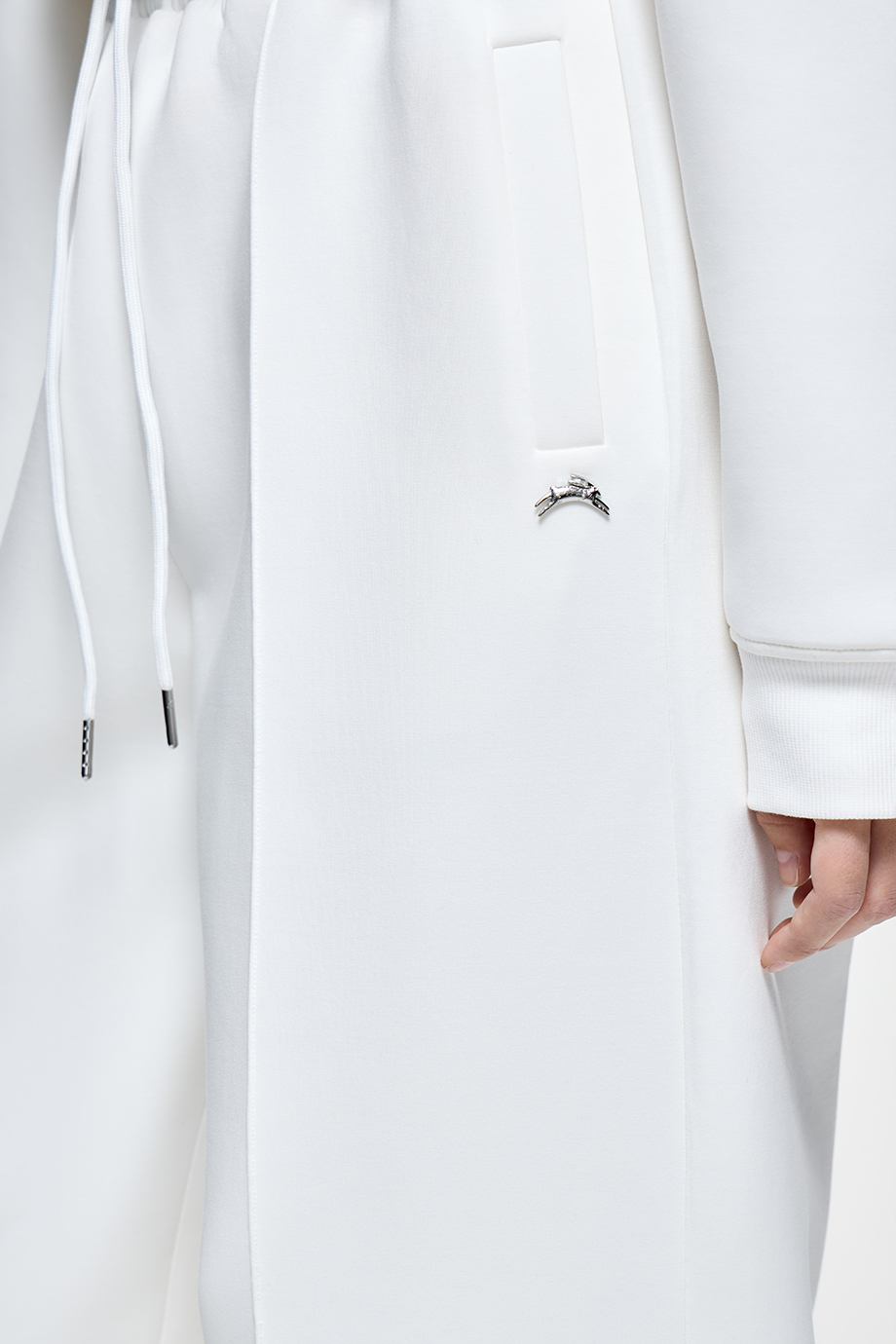 Брюки трикотажные с вышивкой