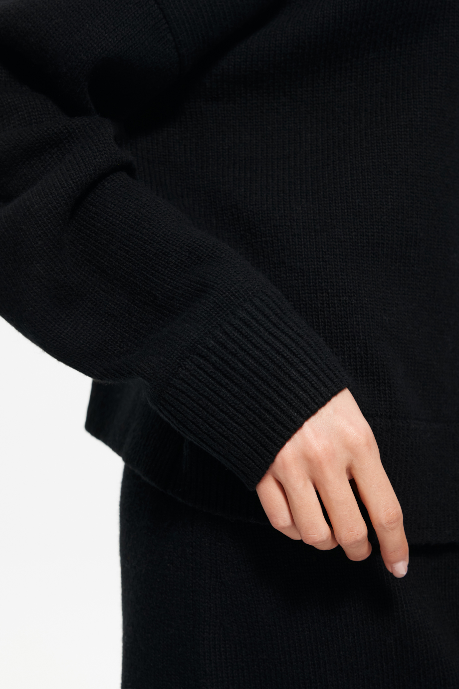 Джемпер с кашемиром и кружевом