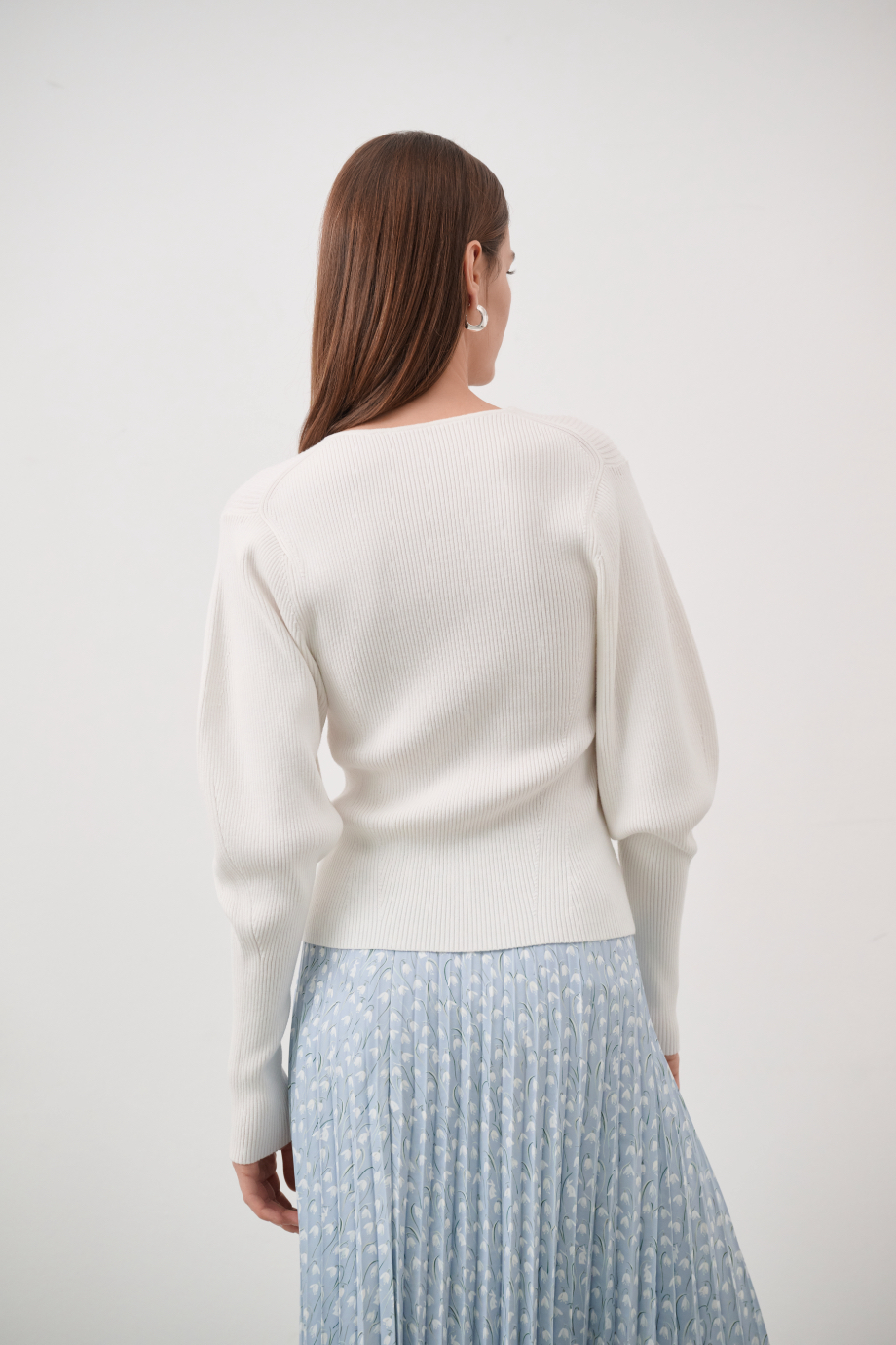 Джемпер с объемными рукавами