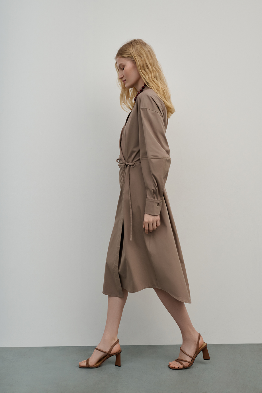 Платье-рубашка с вышивкой