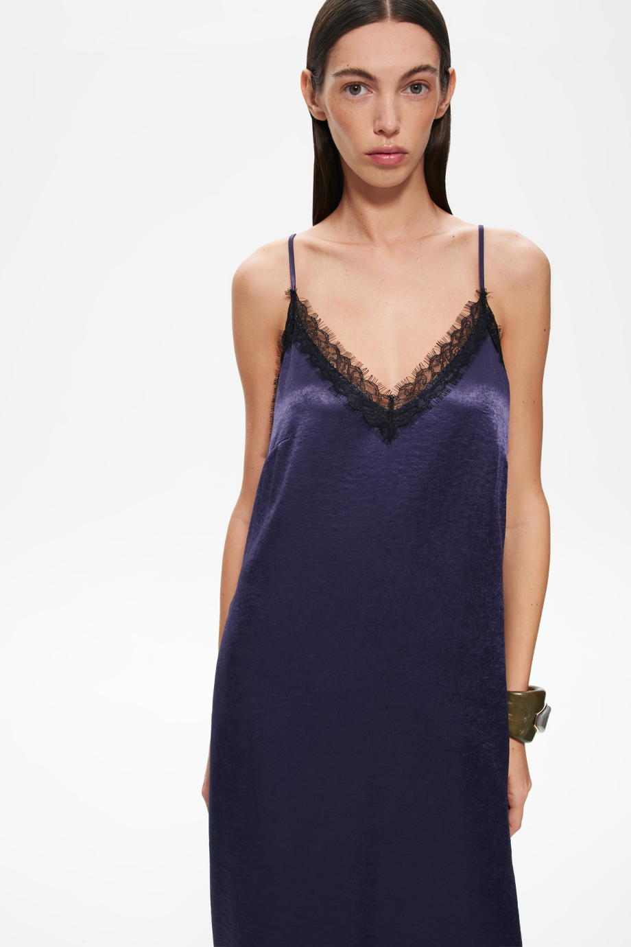 Платье-комбинация с кружевом