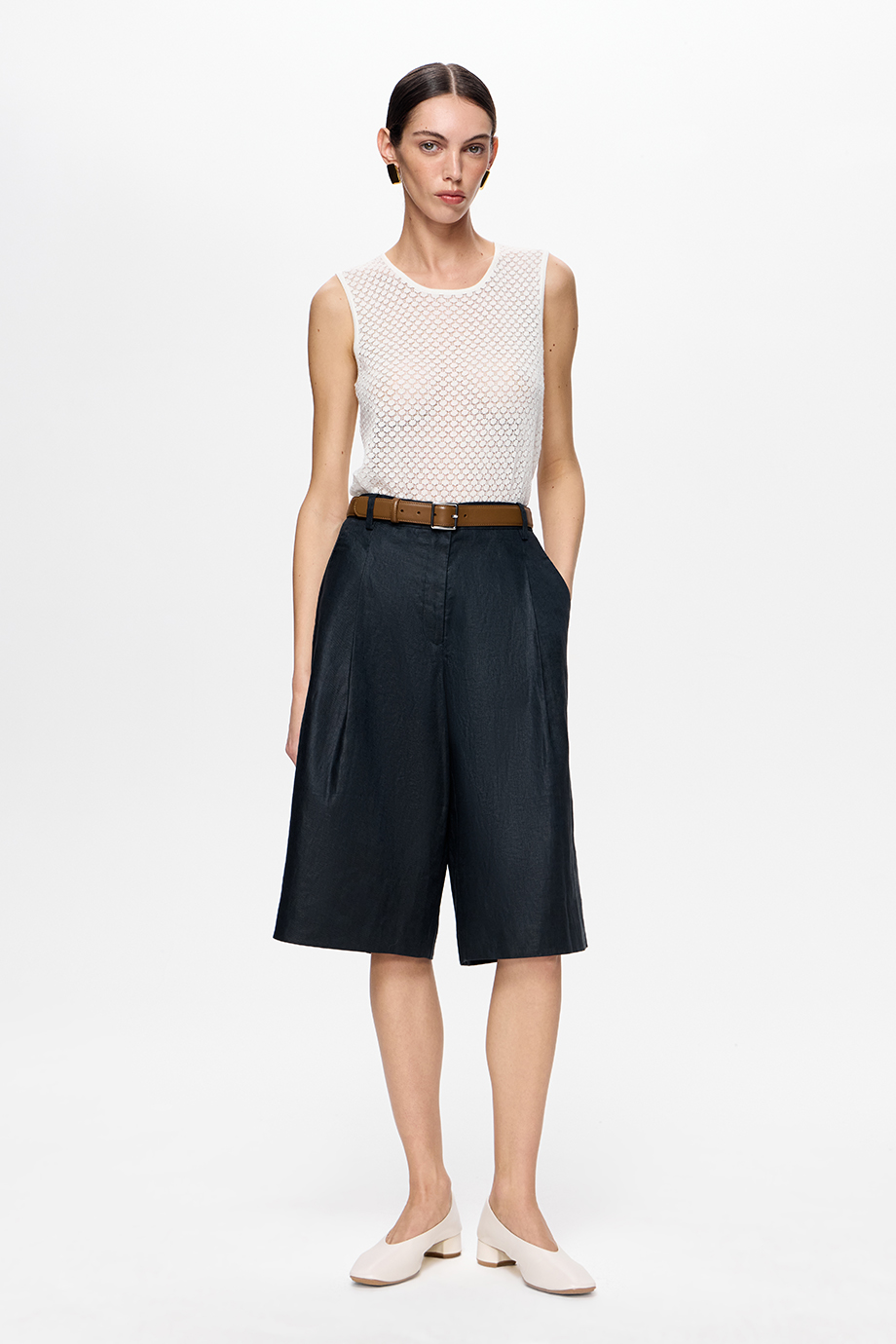 Шорты-бермуды льняные