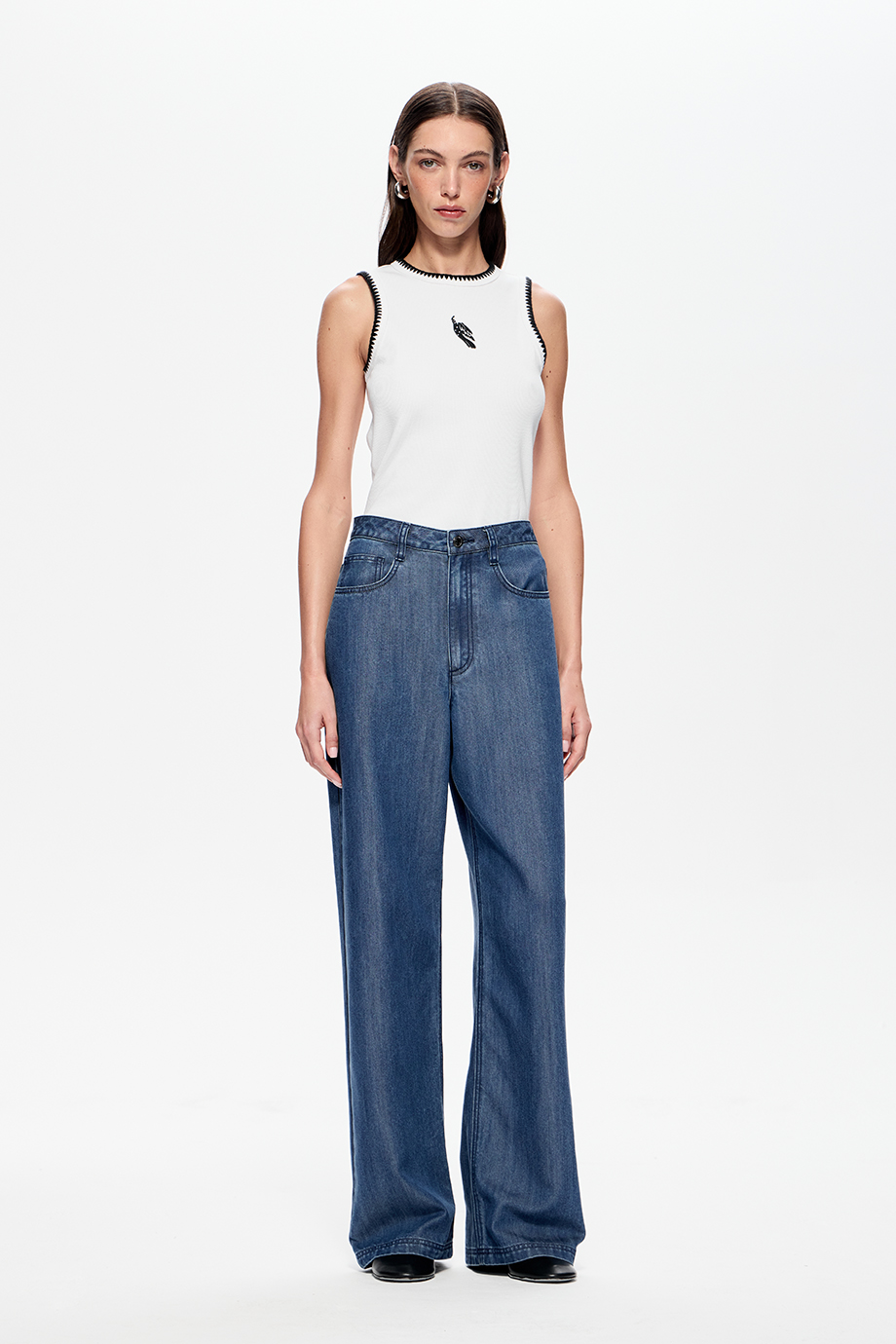 Топ трикотажный с вышивкой