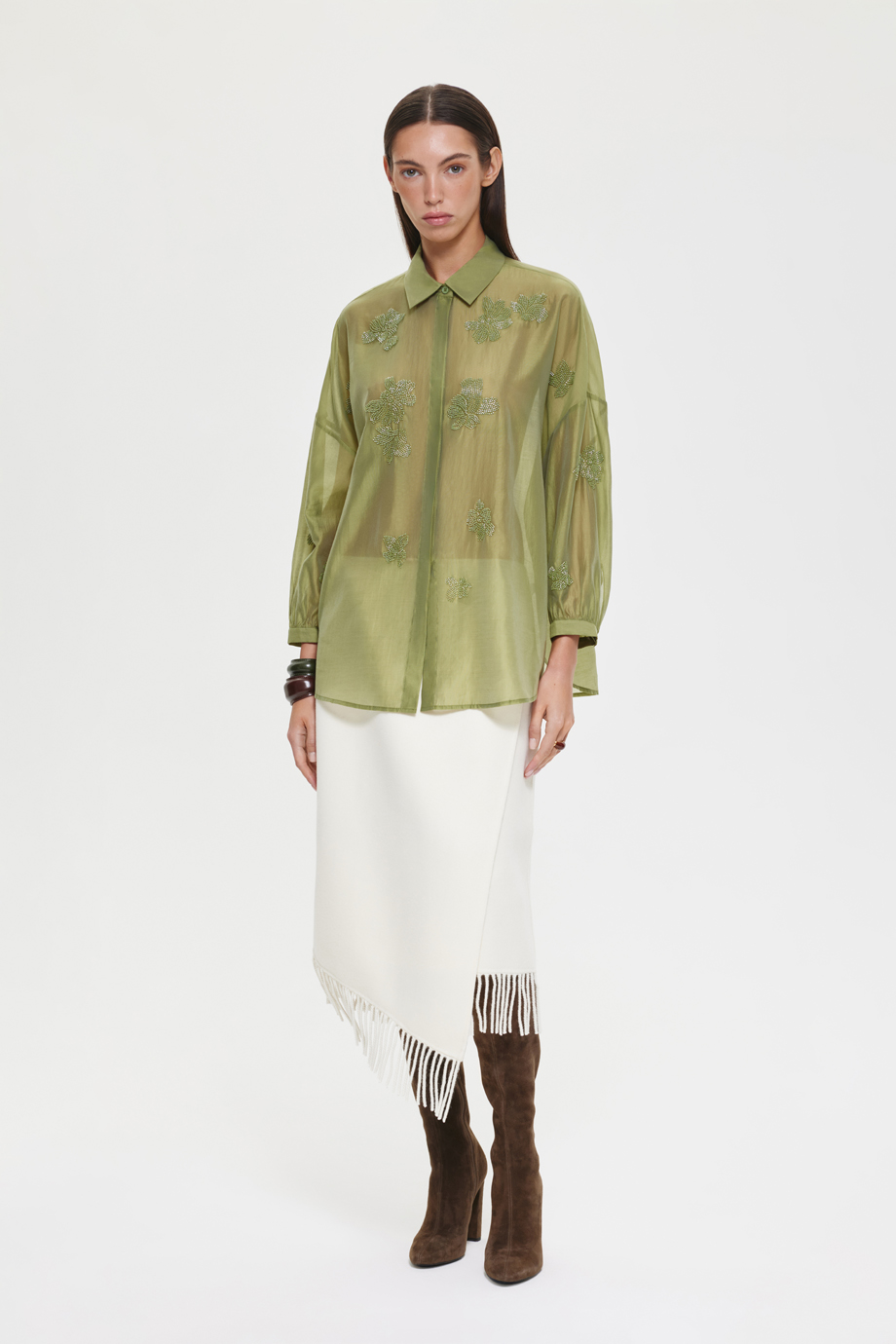 Блузка из тенселя с вышивкой